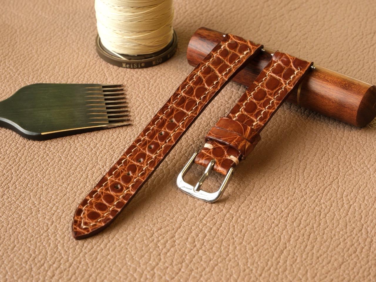 Maßgeschneidertes Cartier Tank Lederuhrenarmband – handgefertigtes glänzendes Alligatorlederarmband