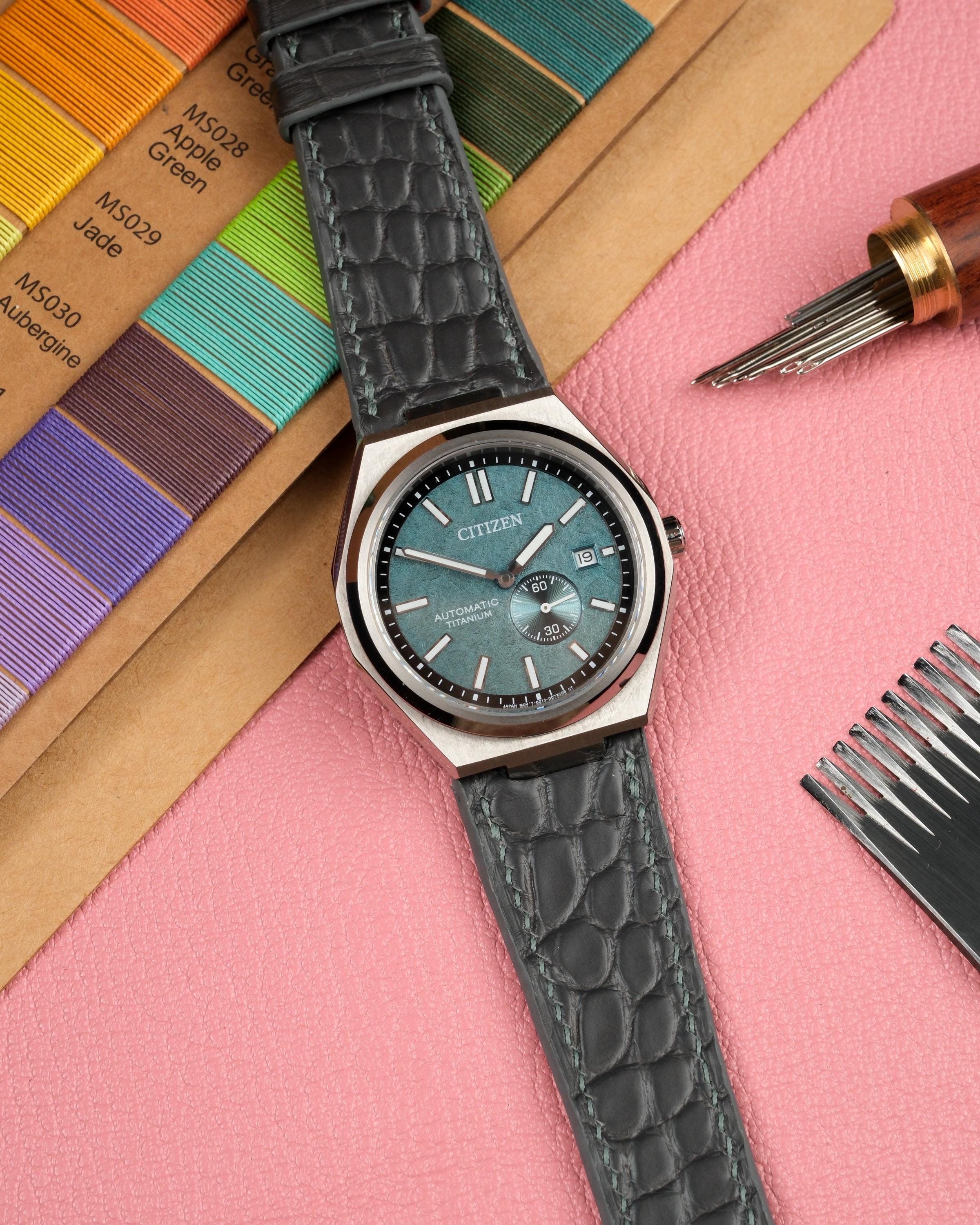 Maßgefertigtes Uhrenarmband aus mattiertem Alligatorleder