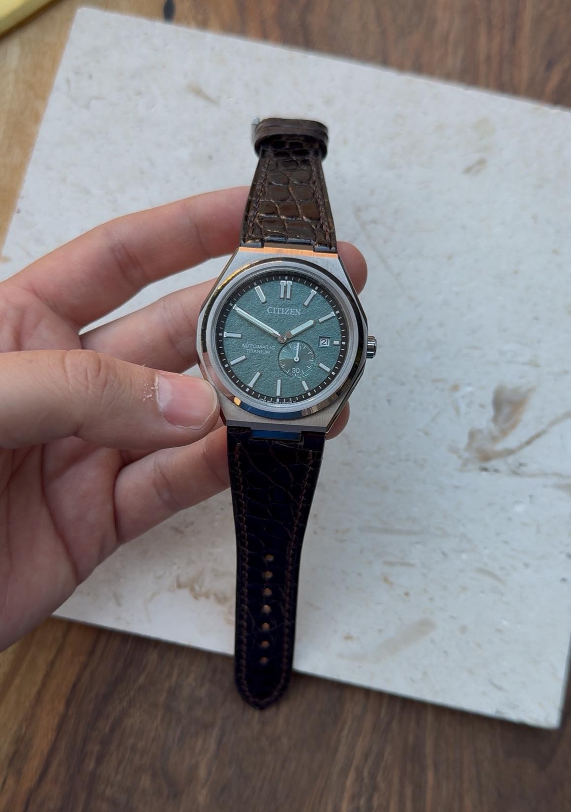 Shiny alligator leather strap for Citizen Zenshin – handmade by Atelier Taha