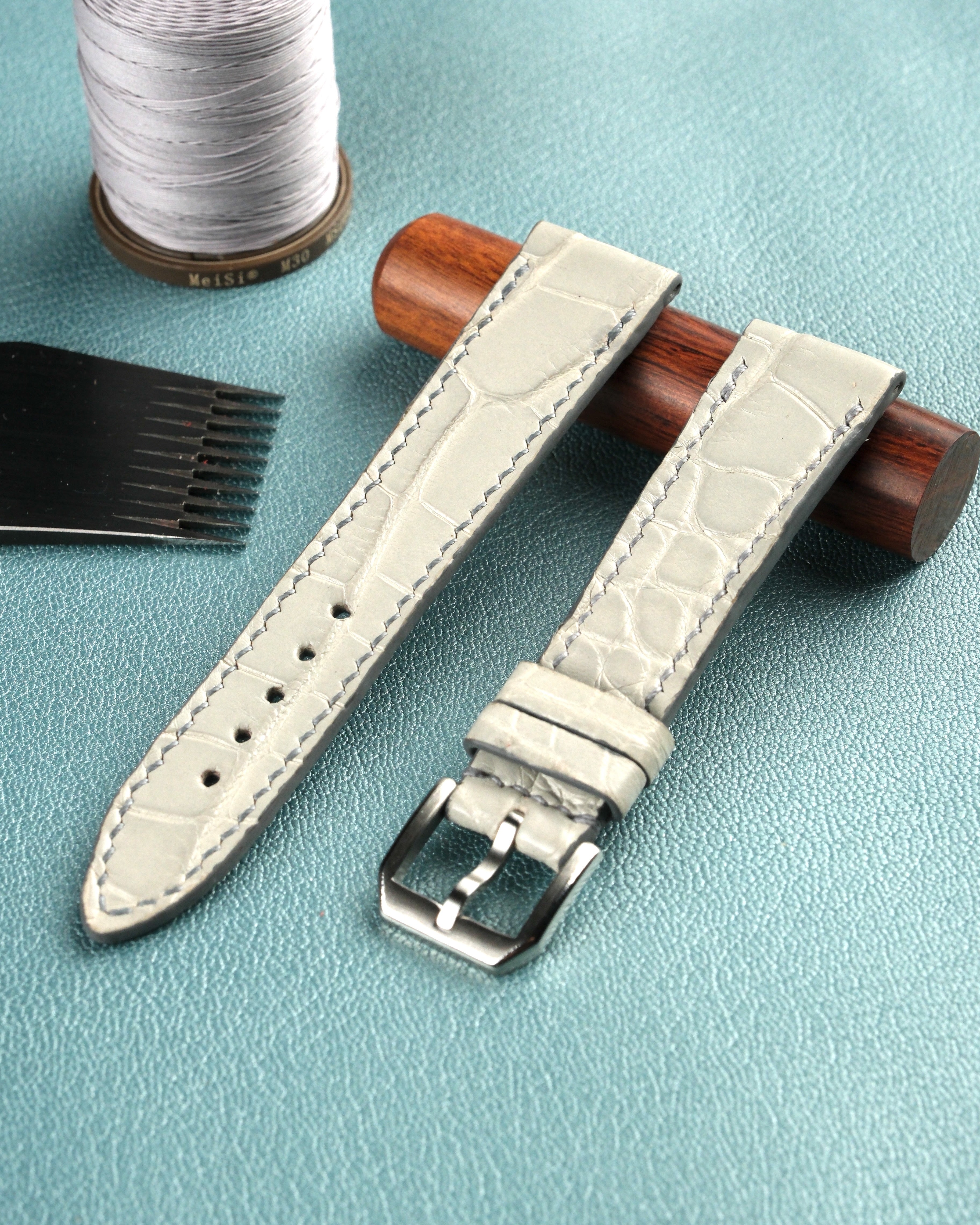 Maßgeschneidertes Cartier Tank Lederarmband – Handgefertigtes mattes Alligatorlederarmband