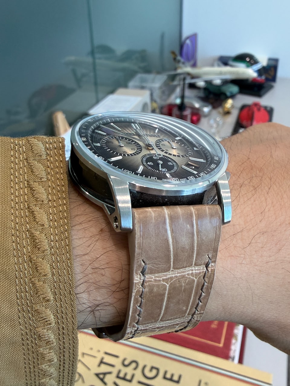 Maßgeschneidertes Cartier Tank Lederuhrenarmband – handgefertigtes glänzendes Alligatorlederarmband
