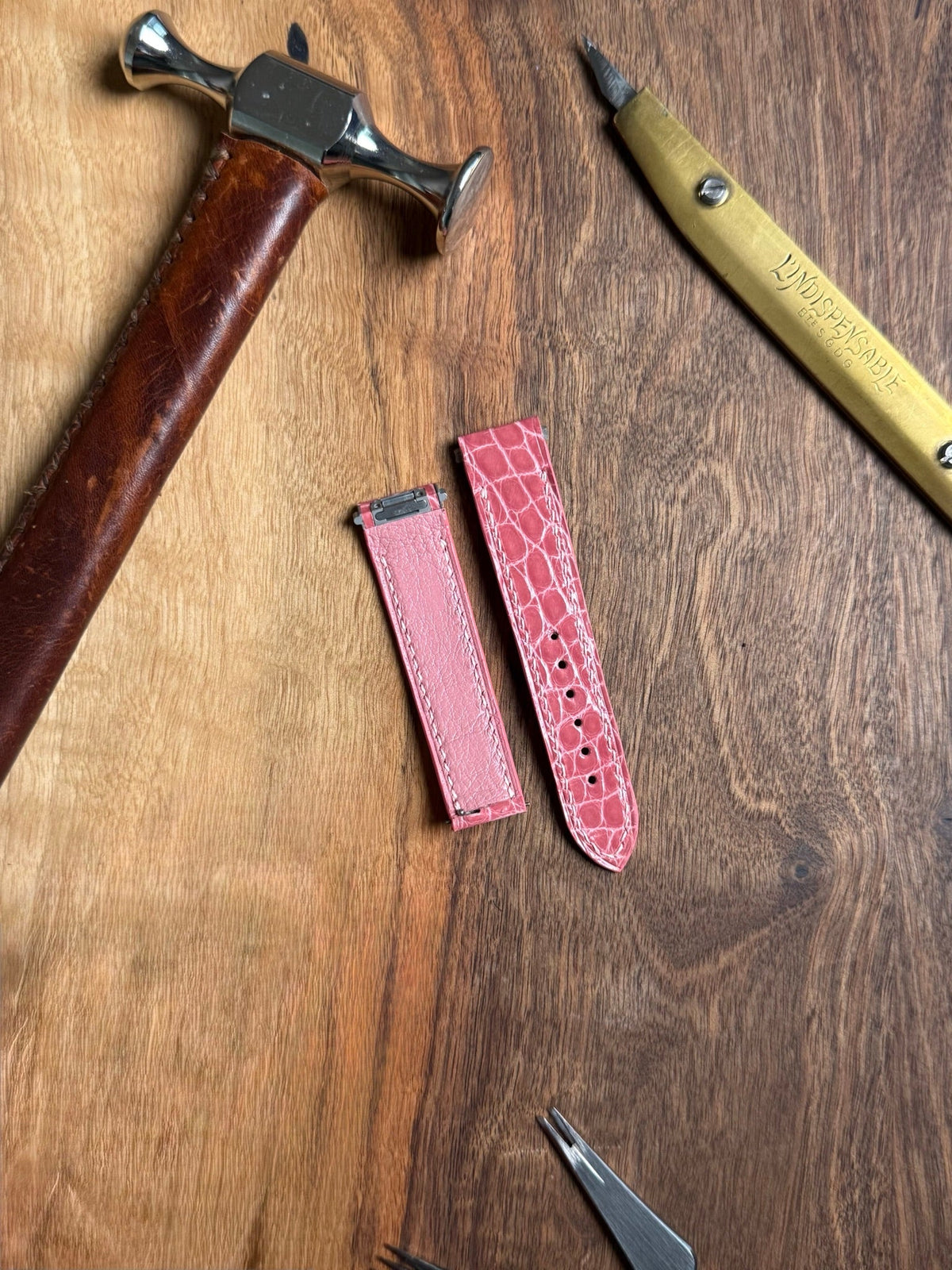 Shiny alligator leather strap for Cartier Santos WSSA – handmade by Atelier Taha