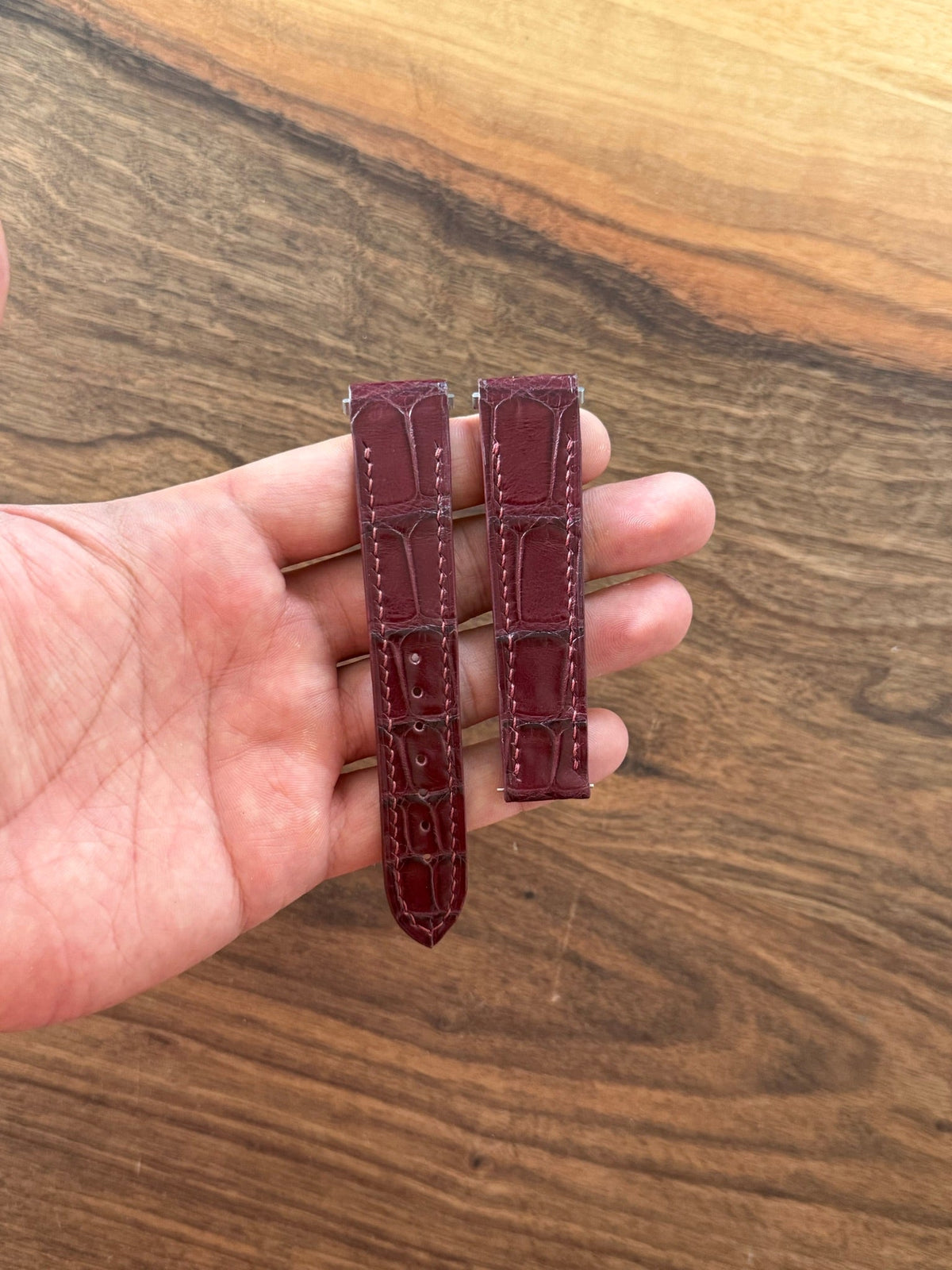 Large grain alligator leather strap – handmade by Atelier Taha