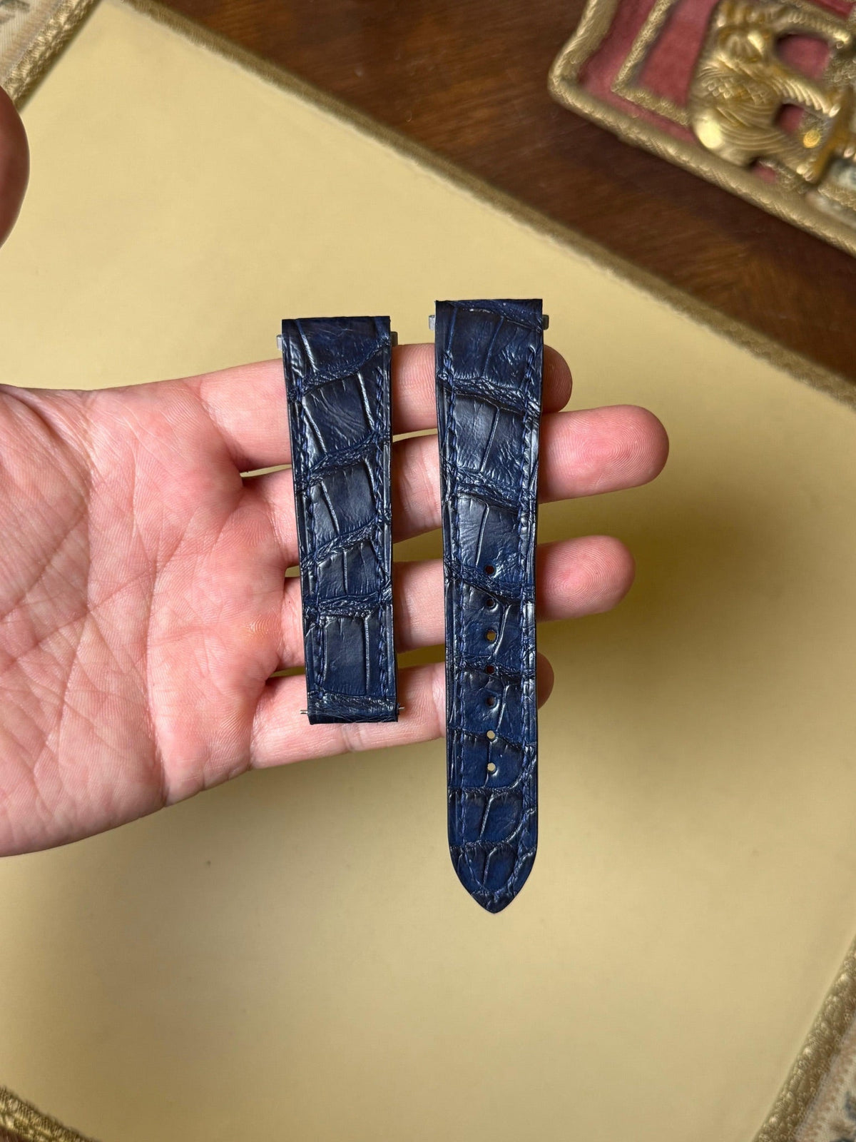 Large grain alligator leather strap – handmade by Atelier Taha
