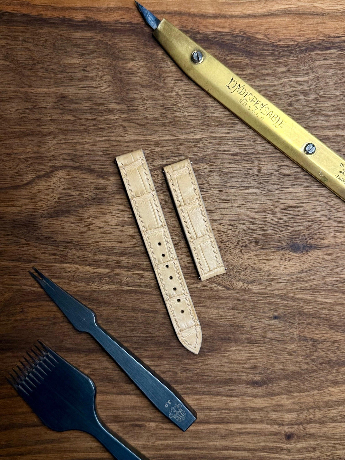Large grain alligator leather strap – handmade by Atelier Taha