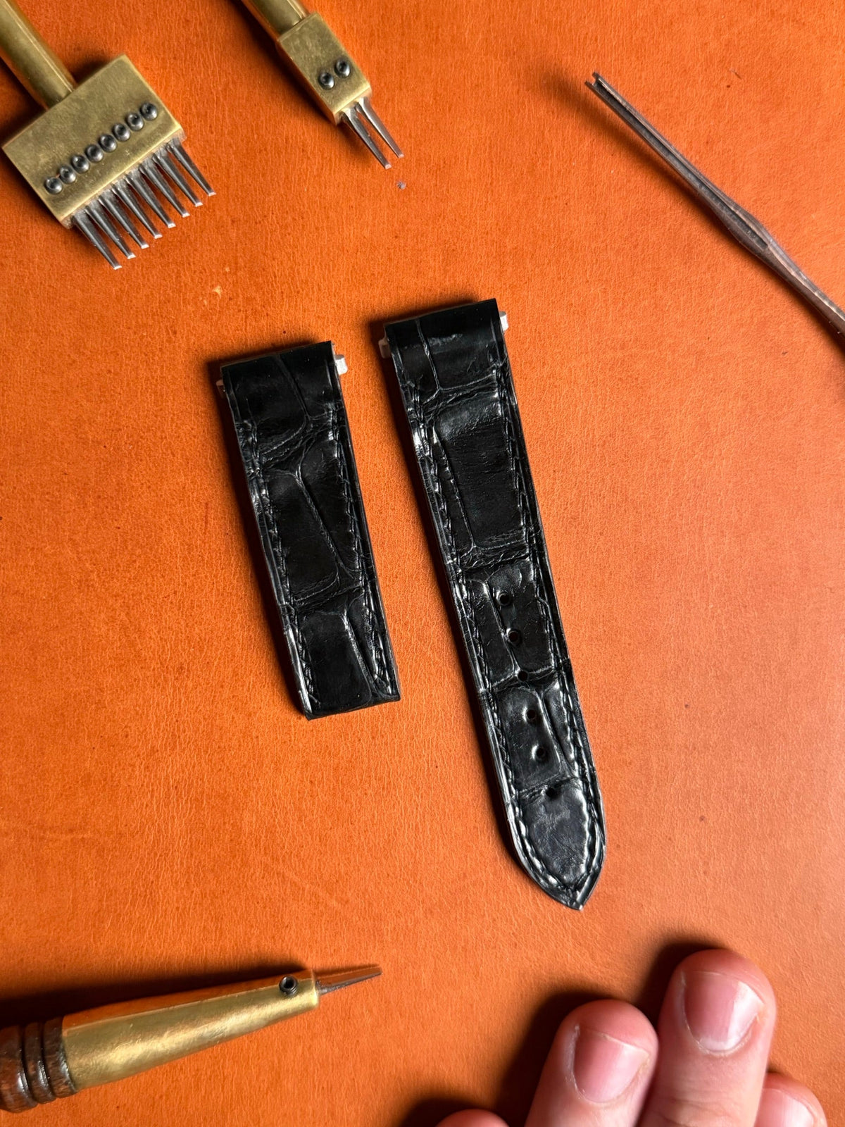 Large grain alligator leather strap – handmade by Atelier Taha